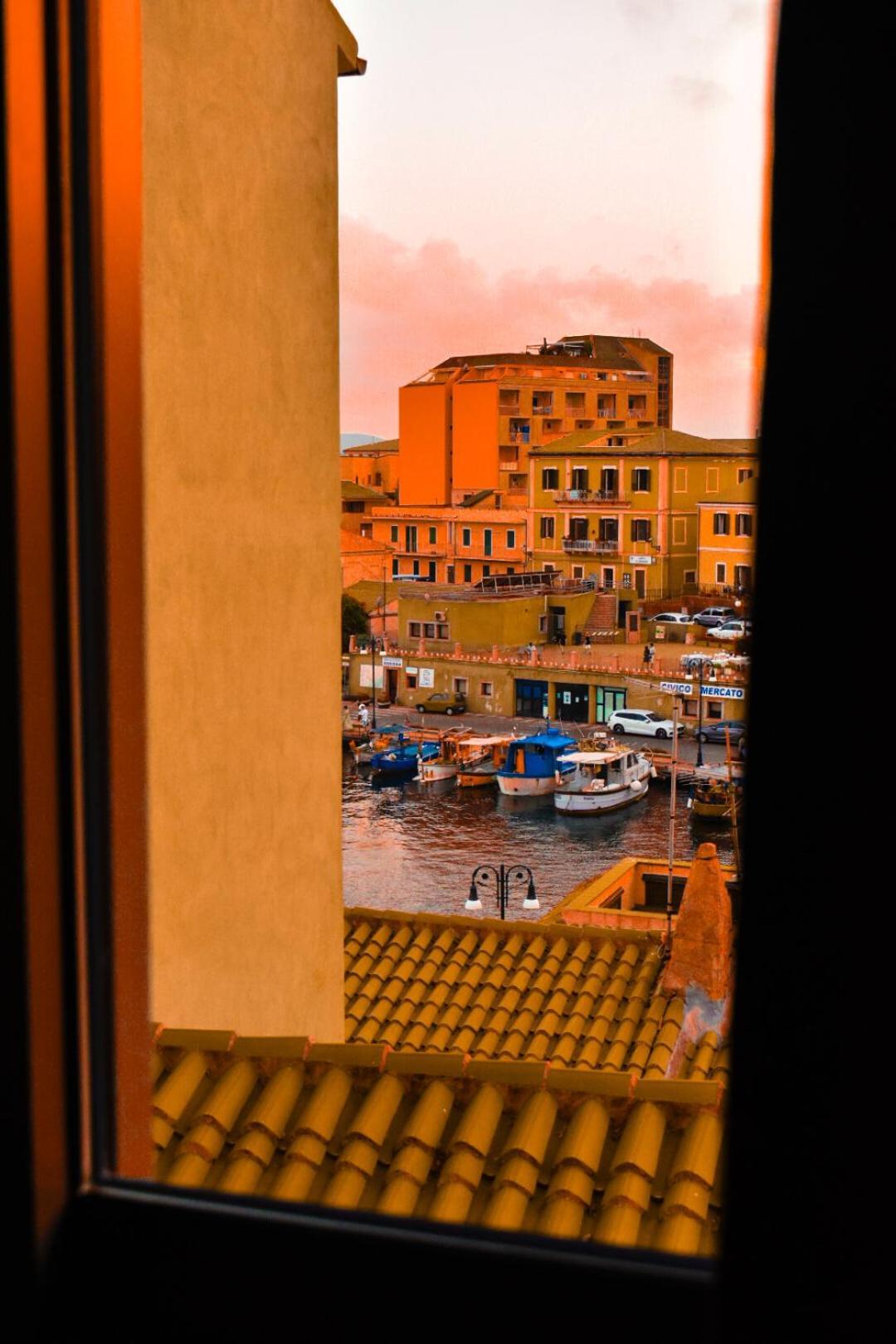 Maison Madeleine La Maddalena  Buitenkant foto