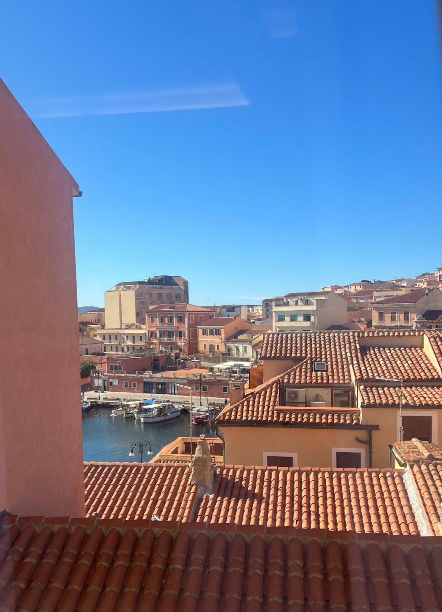 Maison Madeleine La Maddalena  Buitenkant foto